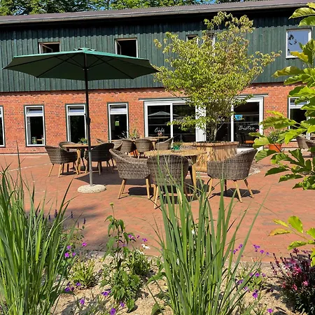 Tiny Iglookarlsson * Belau